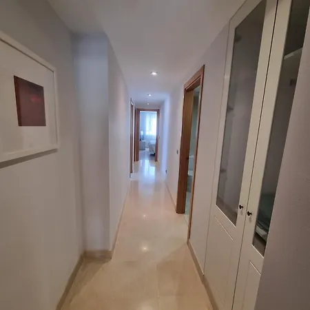 Apartment Deluxe 3 Bedroom By Aqua Apartments, *