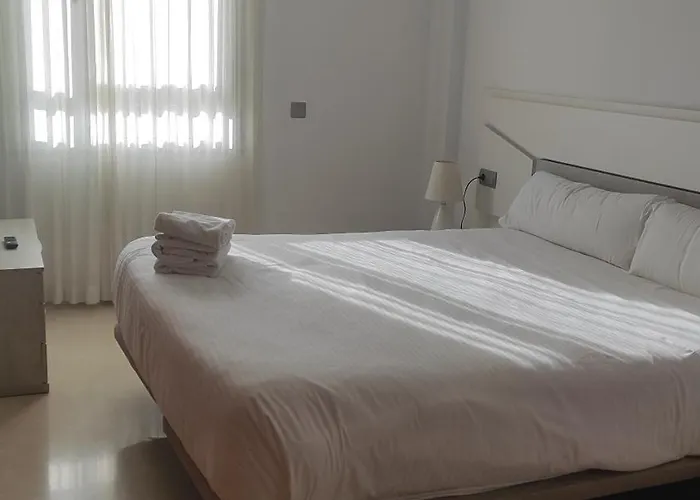 Deluxe 3 Bedroom By Aqua Apartments,